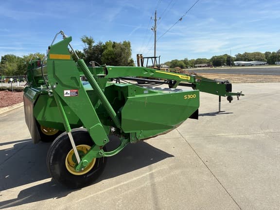 Image of John Deere S300 equipment image 2