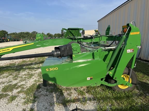 Image of John Deere S300 equipment image 4