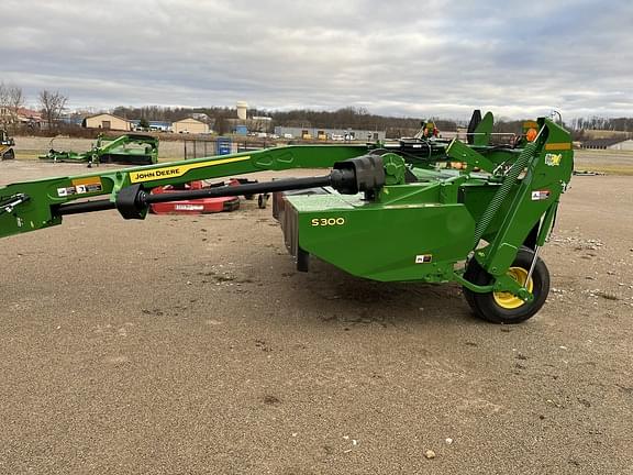 Image of John Deere S300 equipment image 1