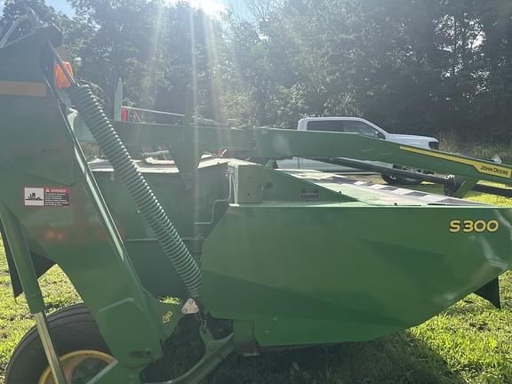 Image of John Deere S300 equipment image 2