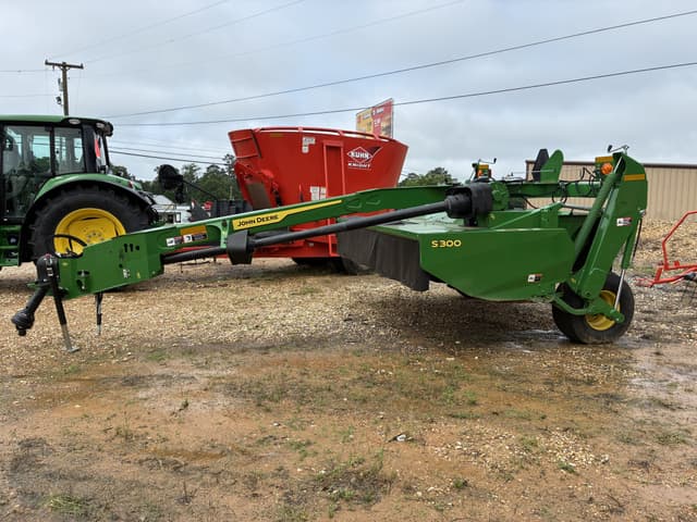 Image of John Deere S300 equipment image 1