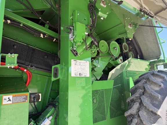 Image of John Deere S760 equipment image 4