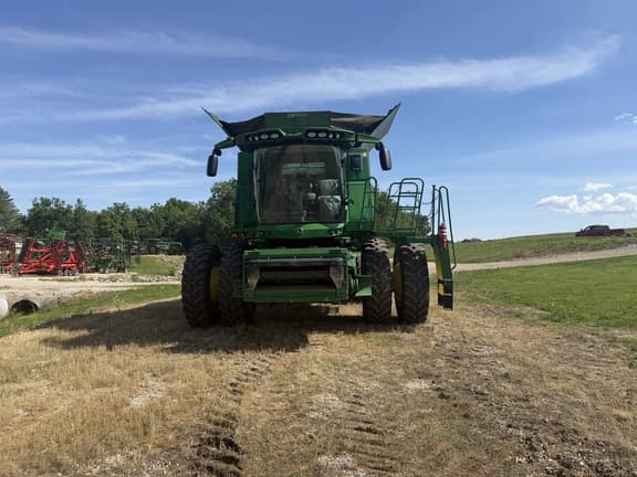 Image of John Deere S760 Primary image