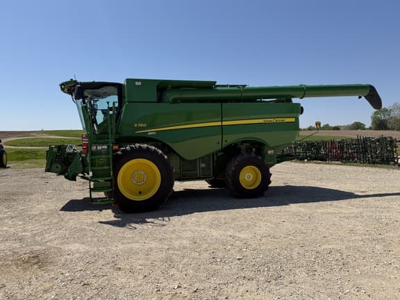 Image of John Deere S760 equipment image 1