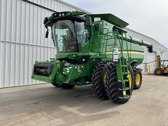 Image of John Deere S760 equipment image 1