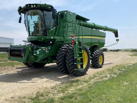 2023 John Deere S760 Equipment Image0