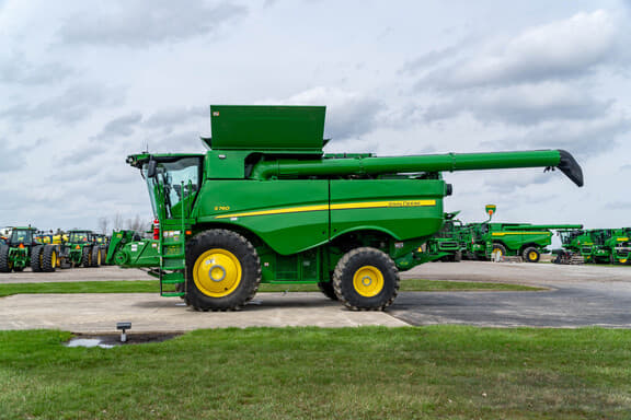 Image of John Deere S760 equipment image 1
