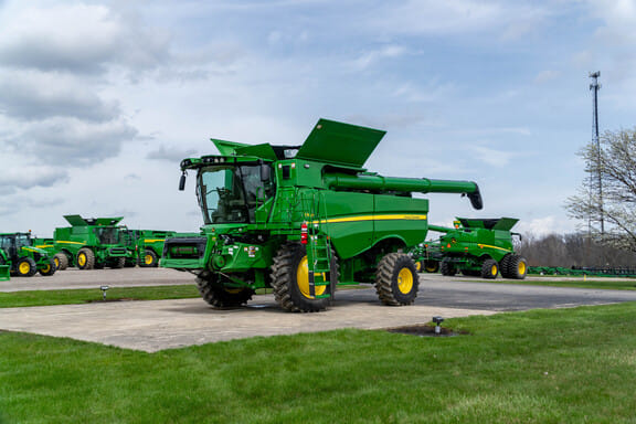 2023 John Deere S760 Equipment Image0