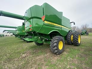 Main image John Deere S760 9