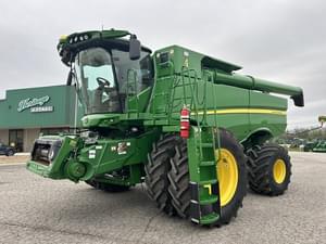 2023 John Deere S760 Image