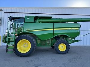 2023 John Deere S760 Image