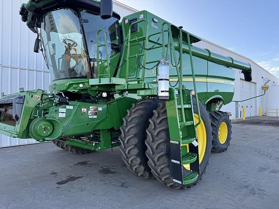 Image of John Deere S760 equipment image 1