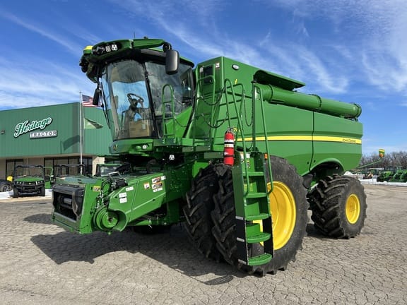 2023 John Deere S760 Equipment Image0