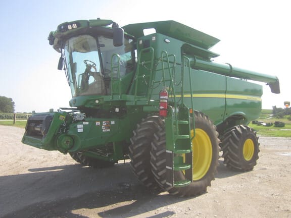 Main image John Deere S760