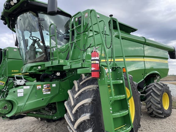 Main image John Deere S760