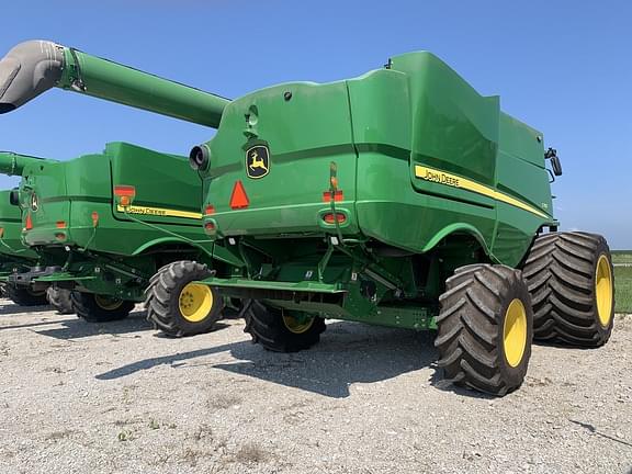 Image of John Deere S760 equipment image 2
