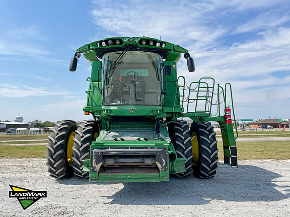 Image of John Deere S760 equipment image 1