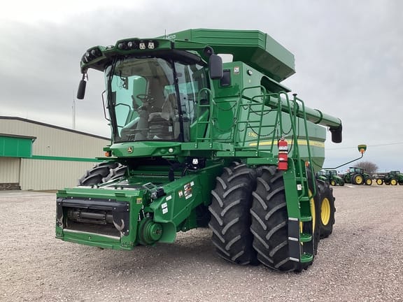 2023 John Deere S760 Equipment Image0