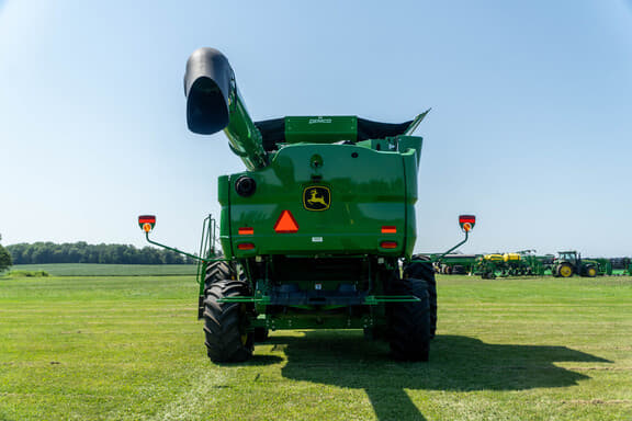 Image of John Deere S760 equipment image 3