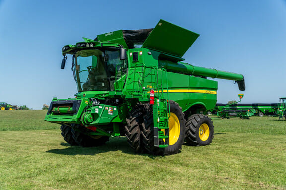 2023 John Deere S760 Equipment Image0