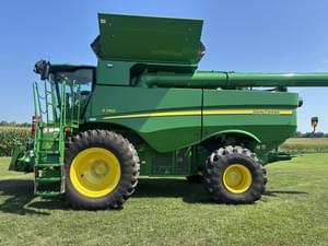 2023 John Deere S760 Image