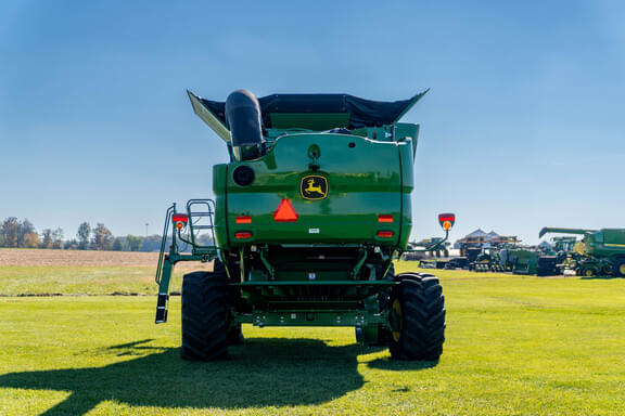 Image of John Deere S760 equipment image 3