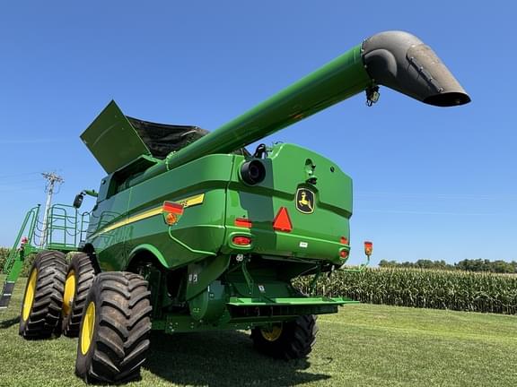 Image of John Deere S760 equipment image 3
