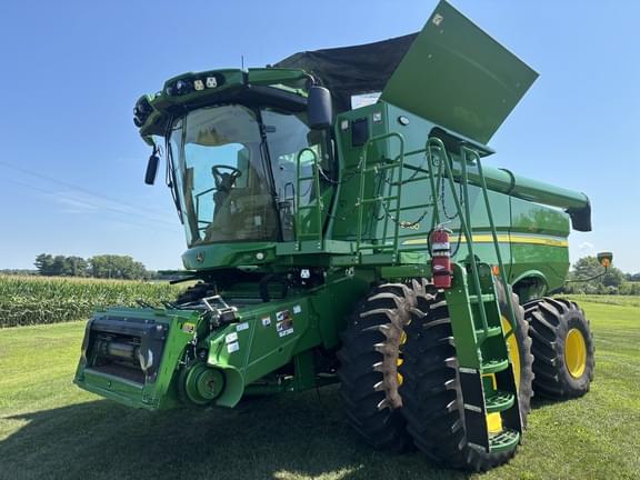 Image of John Deere S760 equipment image 1