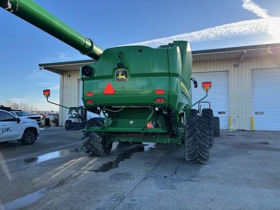 Image of John Deere S760 equipment image 2