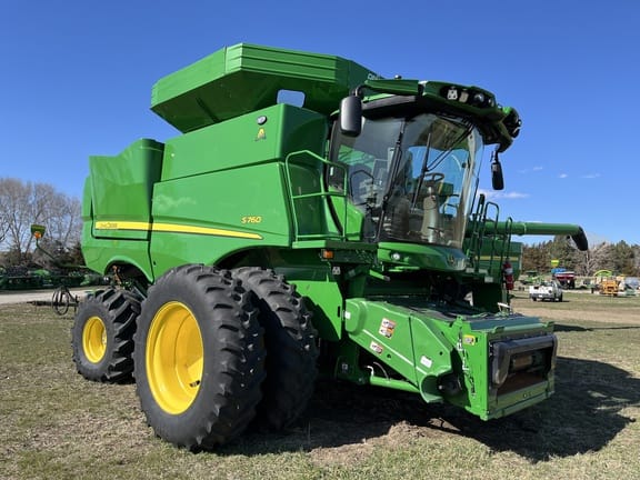 Main image John Deere S760