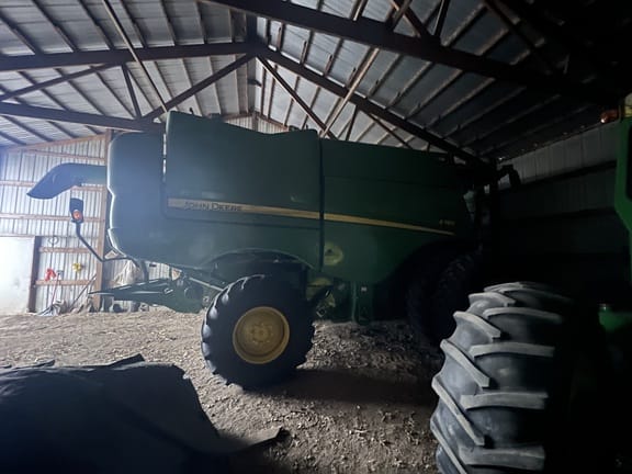 2023 John Deere S760 Equipment Image0