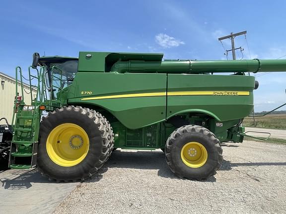 Image of John Deere S770 equipment image 1