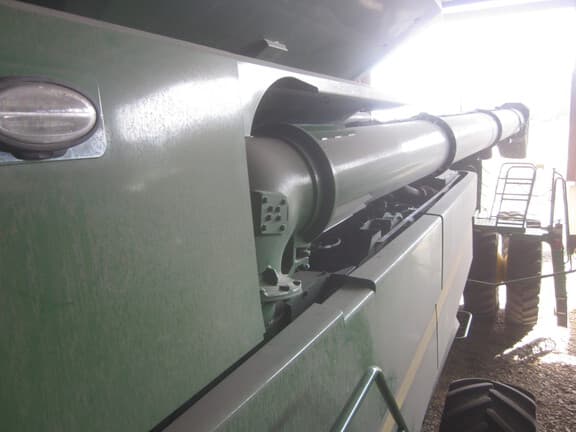 Image of John Deere S770 equipment image 3