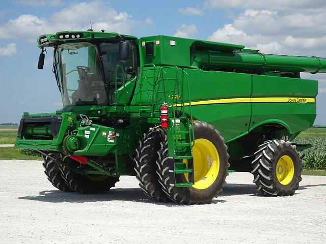 Image of John Deere S770 equipment image 1