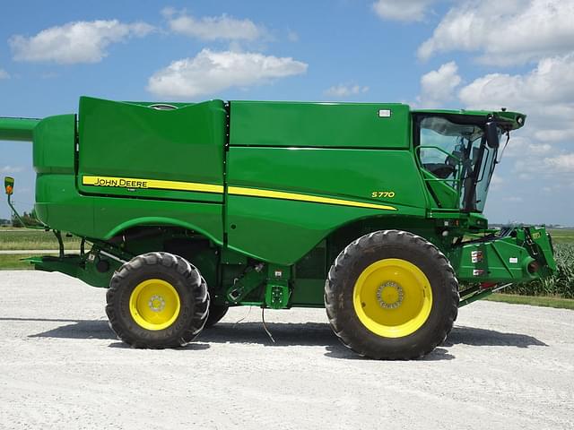 Image of John Deere S770 equipment image 4