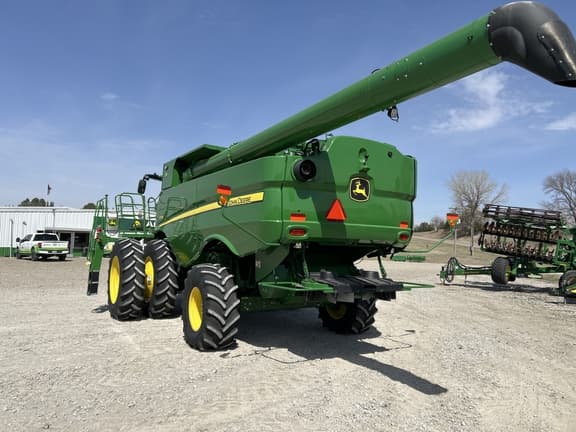 Image of John Deere S770 equipment image 3
