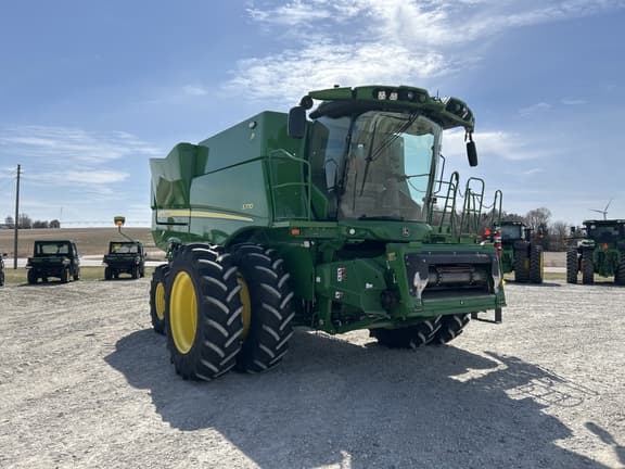 Image of John Deere S770 equipment image 2