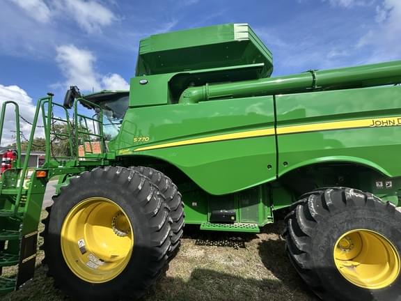 Image of John Deere S770 equipment image 4