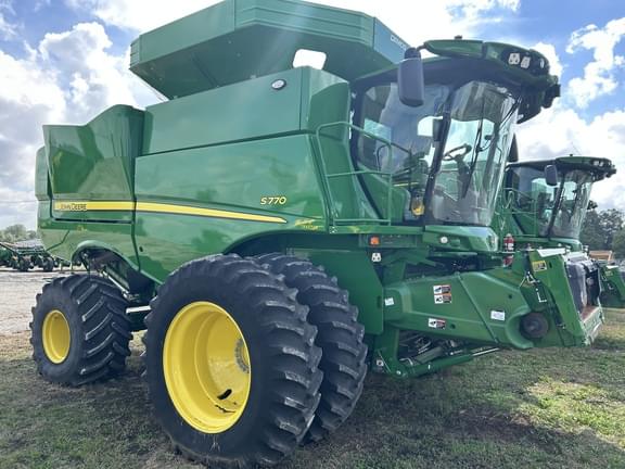 Image of John Deere S770 equipment image 1
