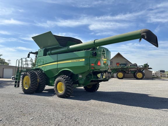 Image of John Deere S770 equipment image 2