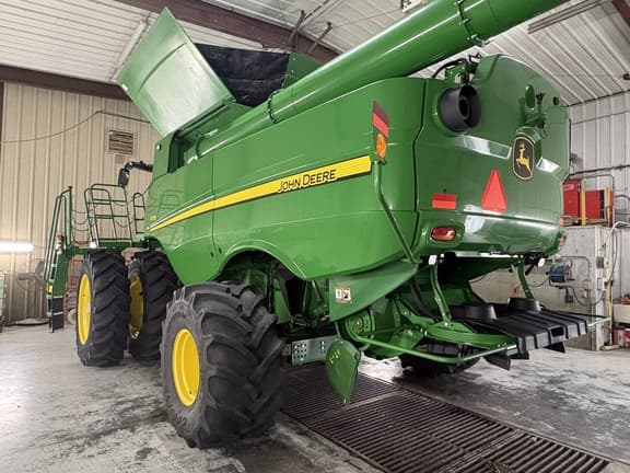 Image of John Deere S770 equipment image 2
