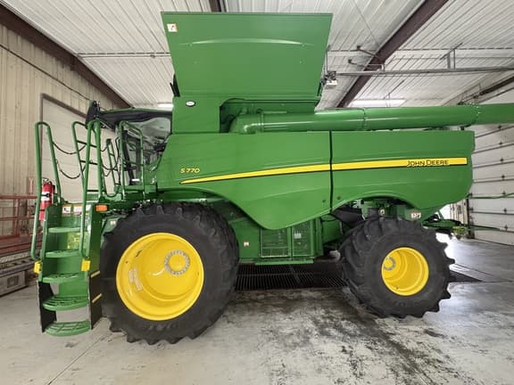 Image of John Deere S770 equipment image 1