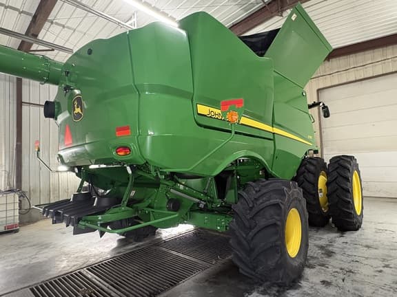 Image of John Deere S770 equipment image 4