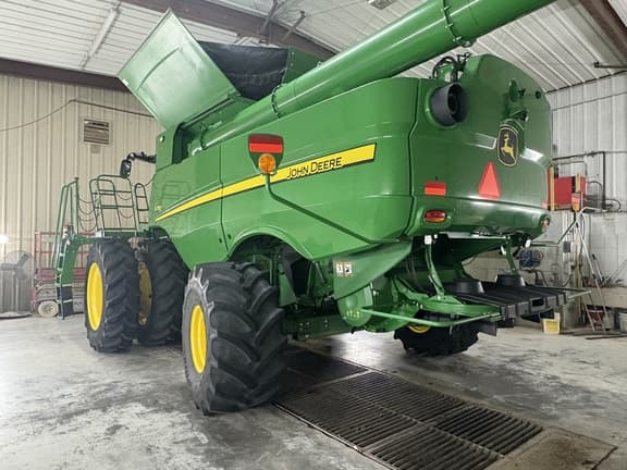 Image of John Deere S770 equipment image 2