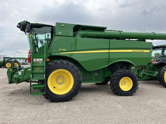 Image of John Deere S770 equipment image 1