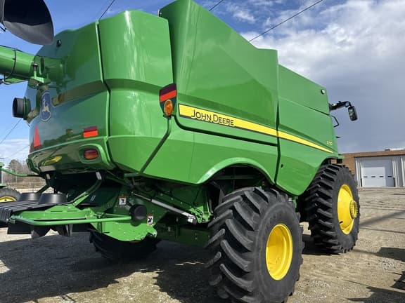 Image of John Deere S770 equipment image 2
