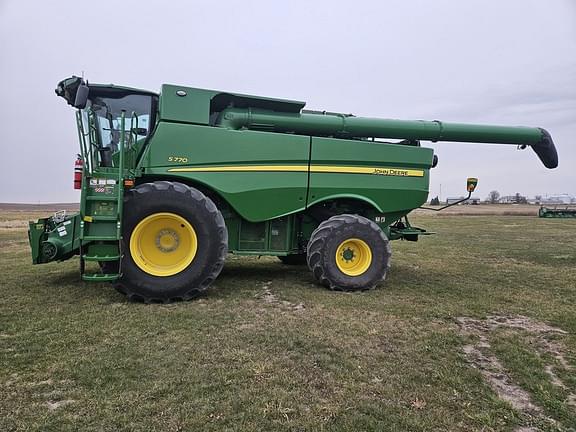 Image of John Deere S770 equipment image 1