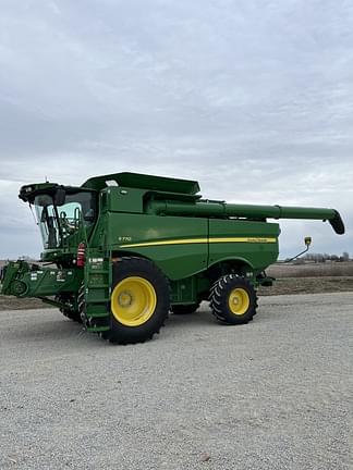 Image of John Deere S770 equipment image 1