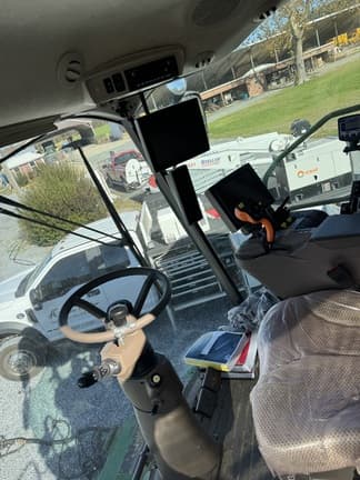 Image of John Deere S770 equipment image 3