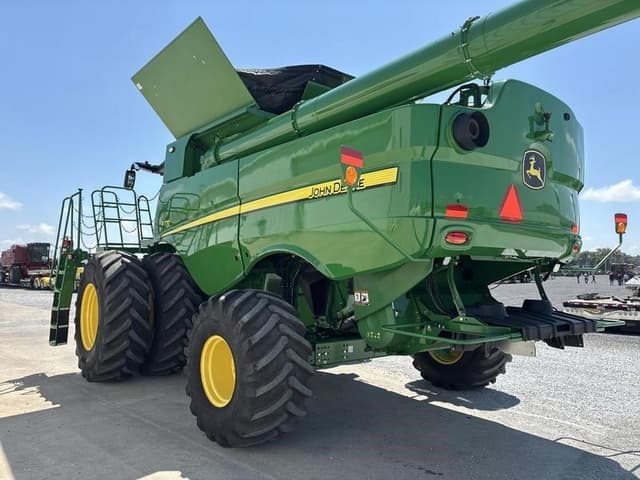 Image of John Deere S770 equipment image 4